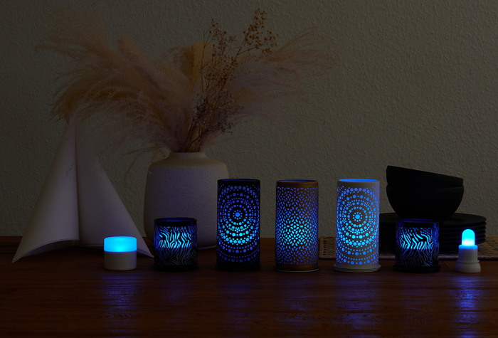 Duni 4er LED-Set multicolour mit 4er Set Kerzenhalter Billy schwarz -